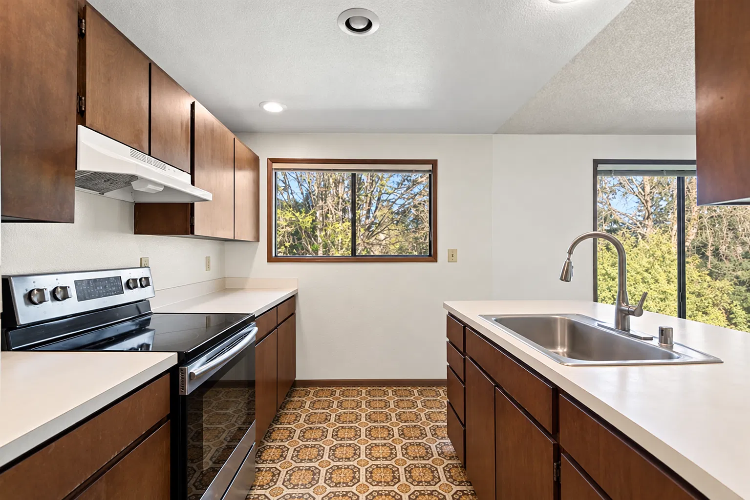 3 bed, 1350 sqft, $2,850 — Photo 4