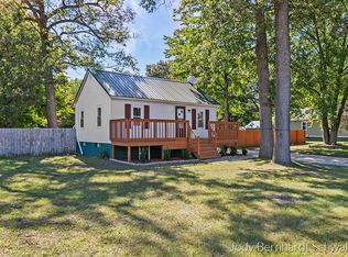 5253 E Apple Ave, Muskegon, MI 49442