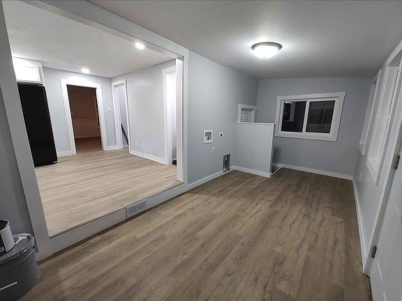 5th image of 523 E Main St