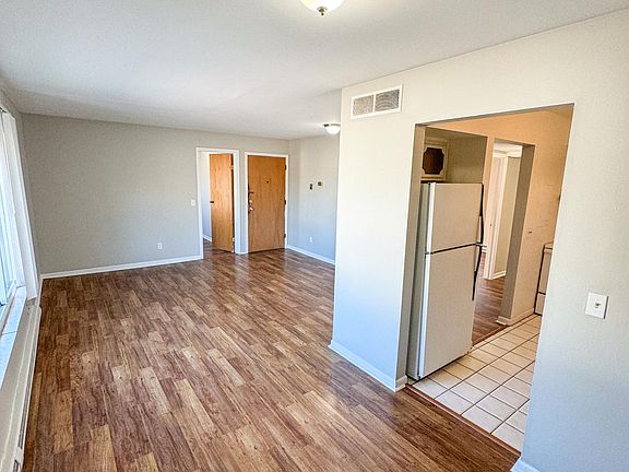 3rd image of 3440 Sashabaw Rd APT 7