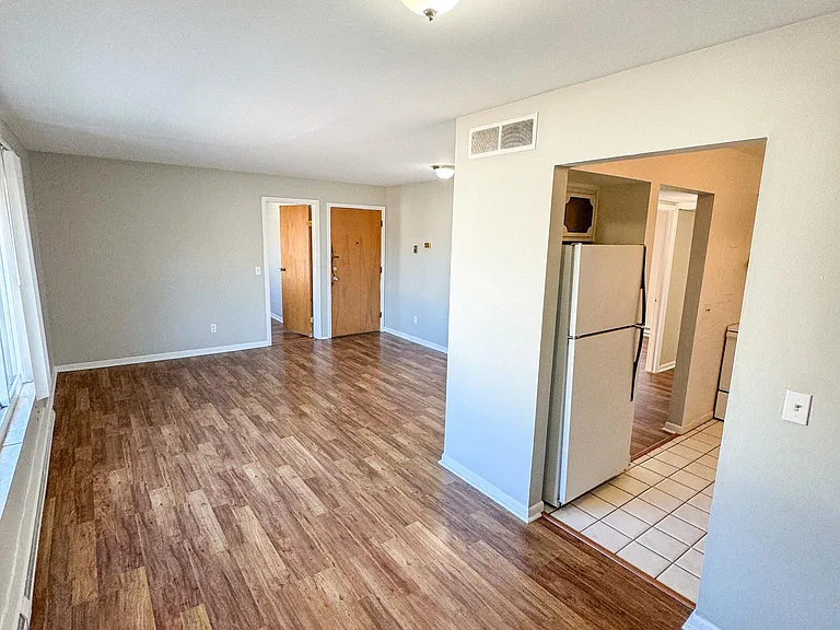 3440 Sashabaw Rd #7 — Photo 3