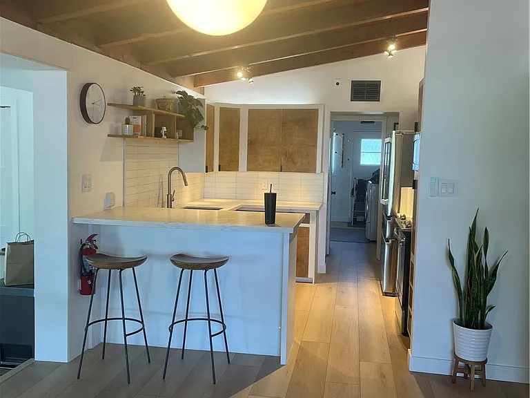 2105 Bonnie Brae Ave — Photo 13