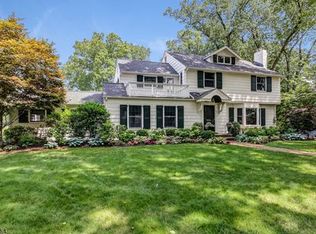 32 Meadowbrook Rd, Chatham, NJ 07928