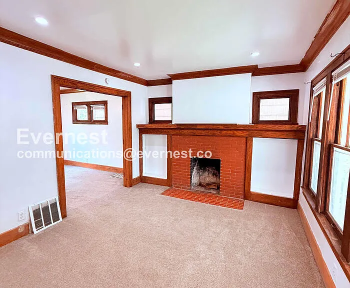 5236 S Clarendon St — Photo 6