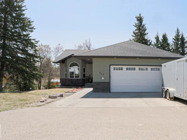 737 Lakeside Dr, Spring Lake, AB T7Z 2V7