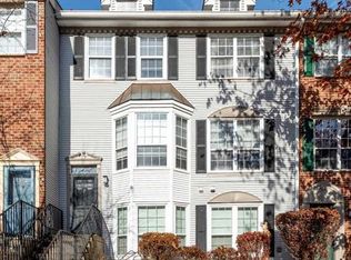 251 Larch Ln, Mahwah, NJ 07430