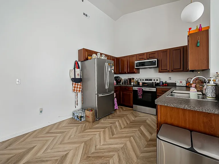 14520 Vauxhall Dr — Photo 4