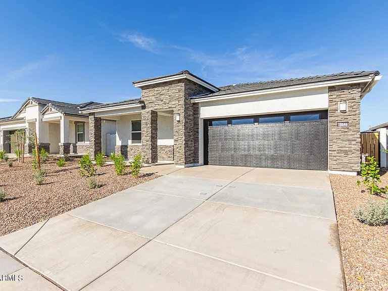 18646 W Buckskin Trl — Photo 5