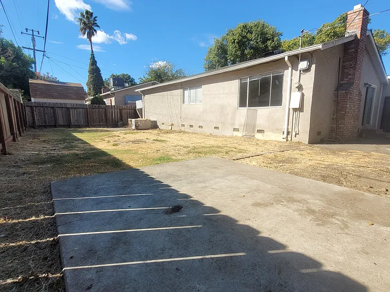 3012 Elmwood Ave — Photo 13
