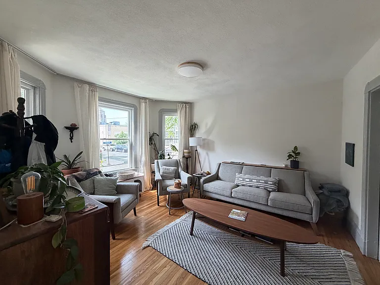 16 Windom St #1 — Photo 2