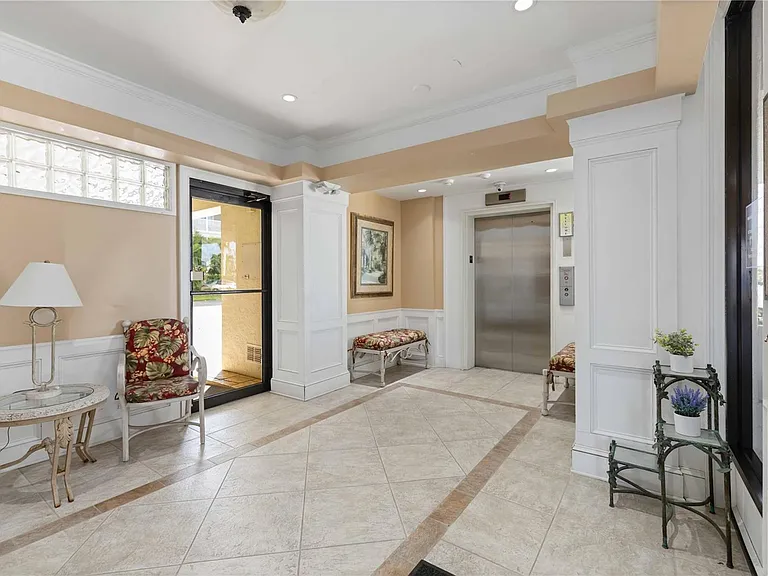 1500 Park Beach Cir #6C — Photo 6