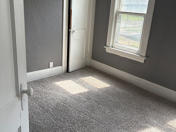 4th image of 778 Eddy Rd #1