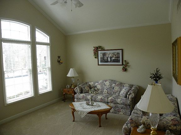 4th image of 8301 Chatham Dr #20