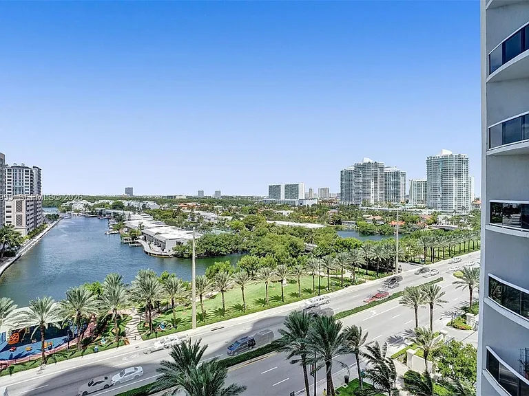 16001 Collins Ave #805 — Photo 31
