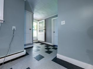 Charming 3-Bedroom Apartment in Midtown Kingston, Kingston, NY 12401