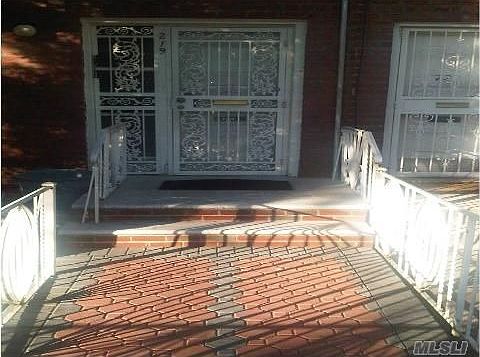 1st image of 219 E 89th St
