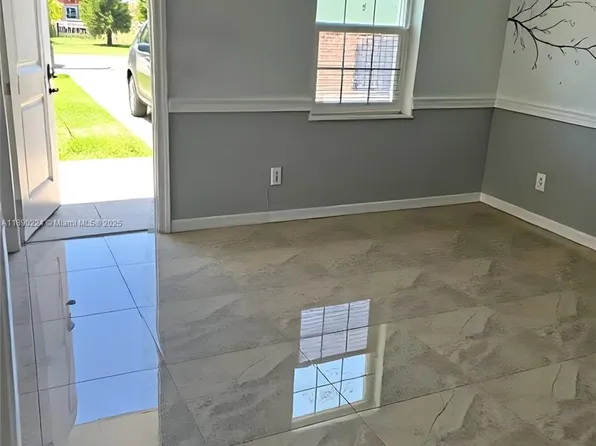 1698 NE 182nd St, North Miami Beach, FL 33162