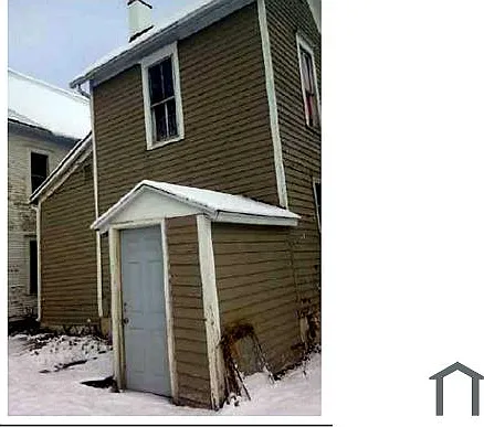 215 W Homer St #1 — Photo 1