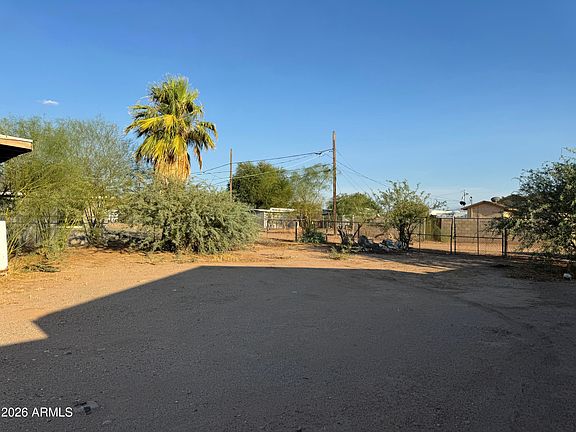 5th image of 595 W Coolidge Avenue