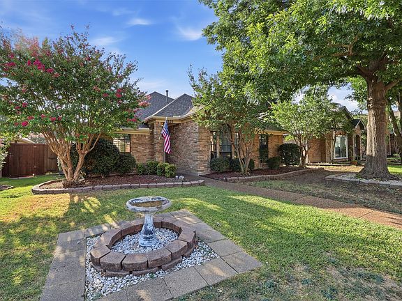 2nd image of 1100 Pin Oak Ln