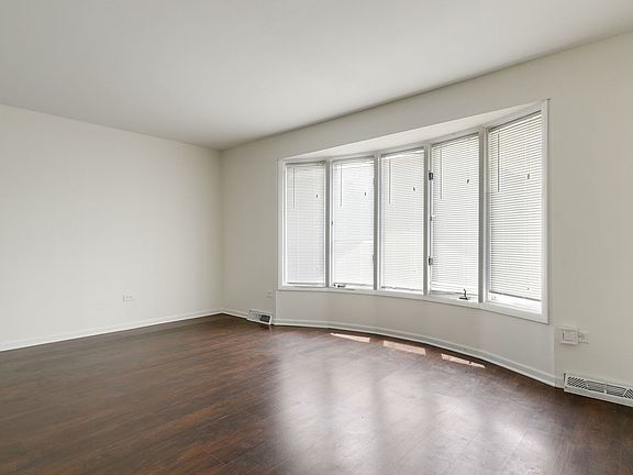 3rd image of 15109 Saint Andrews Ct