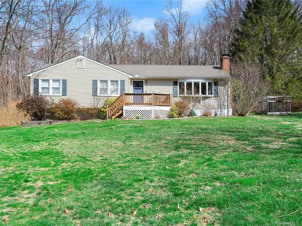 28 Redcoat Lane, Monroe, CT 06468