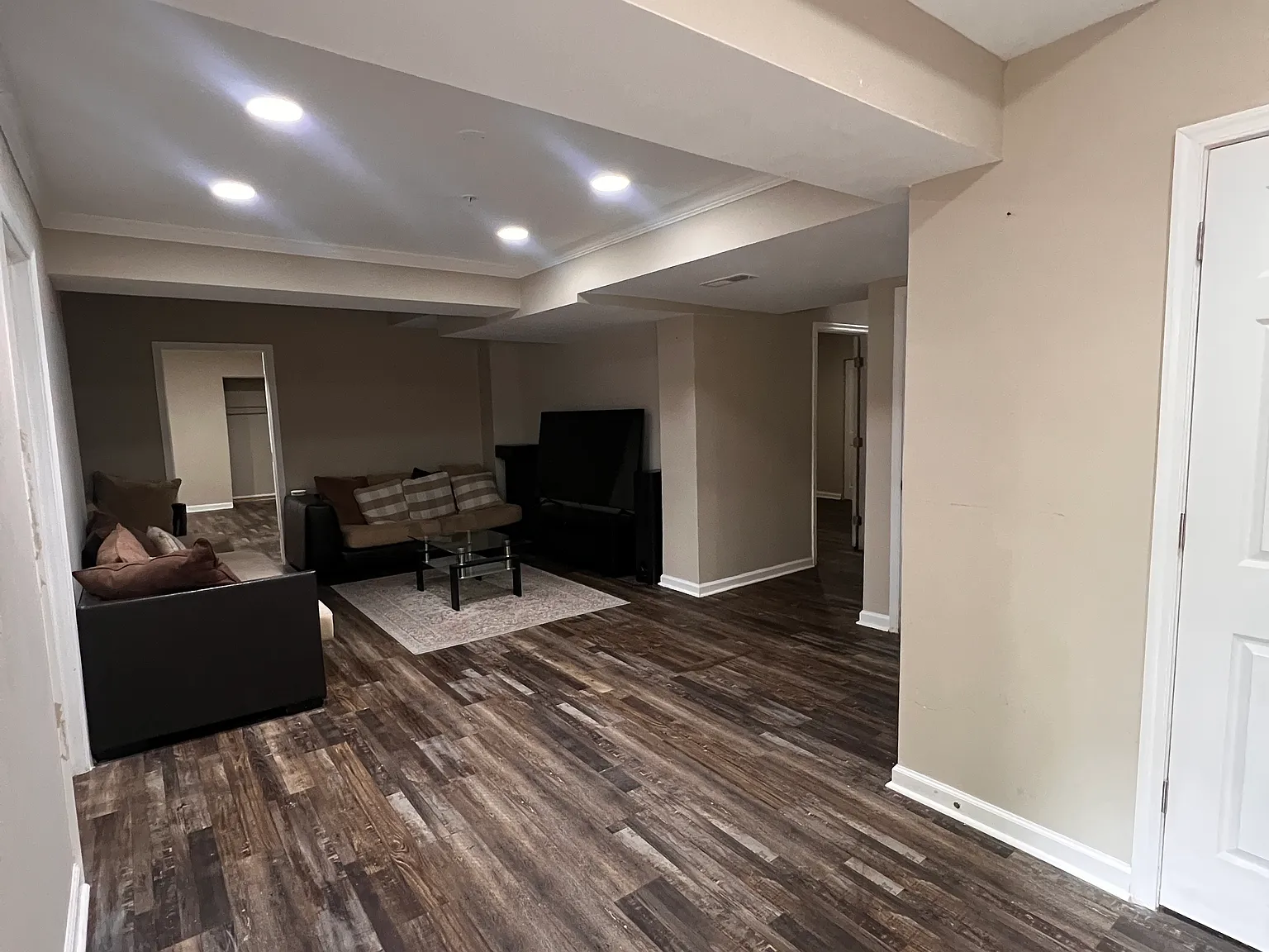 3 bed, 1700 sqft, $2,000 — Photo 2