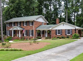 1586 Rochelle Ct, Dunwoody, GA 30338