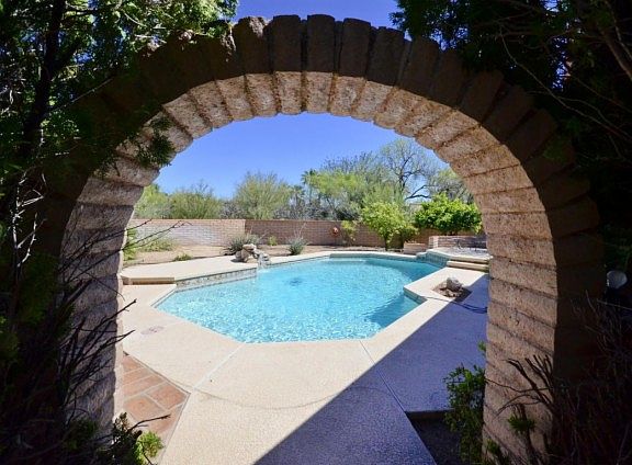 5th image of 7922 N Paseo Del Norte