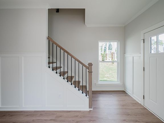 4th image of 252 Ridge Blvd