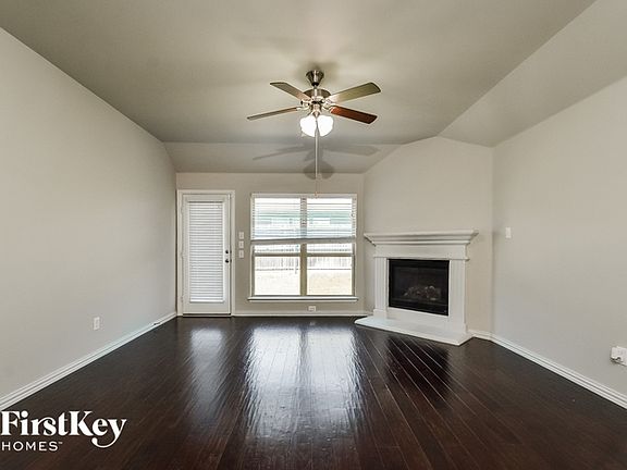 3rd image of 804 Kinghaven Dr