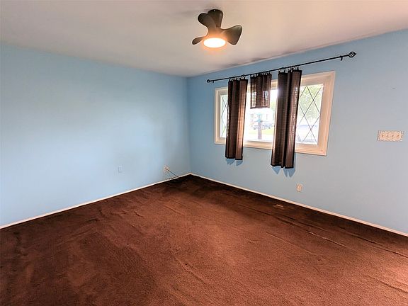 4th image of 2535 E 40th St