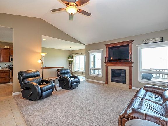 3rd image of 1706 Dogwood Ct SW