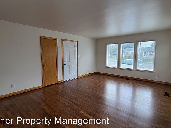 5th image of 749 S King St #747