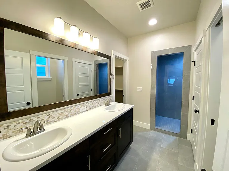 2633 N Bird St — Photo 23
