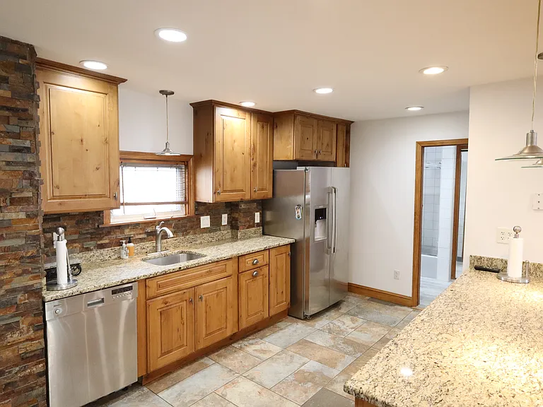 34R Rush St — Photo 3