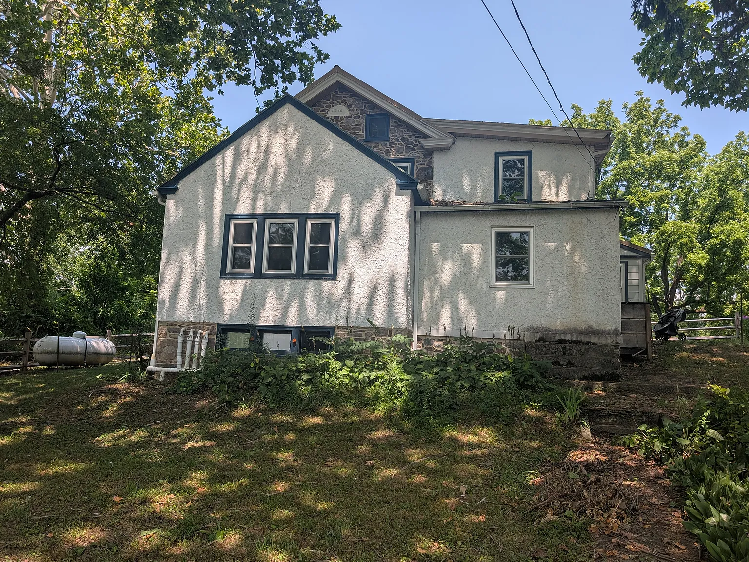 5 bed, $2,500 — Photo 2