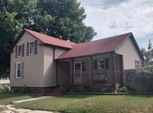 941 N 15th St, Manitowoc, WI 54220