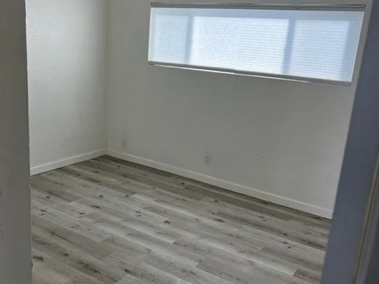 410 Grant St — Photo 12