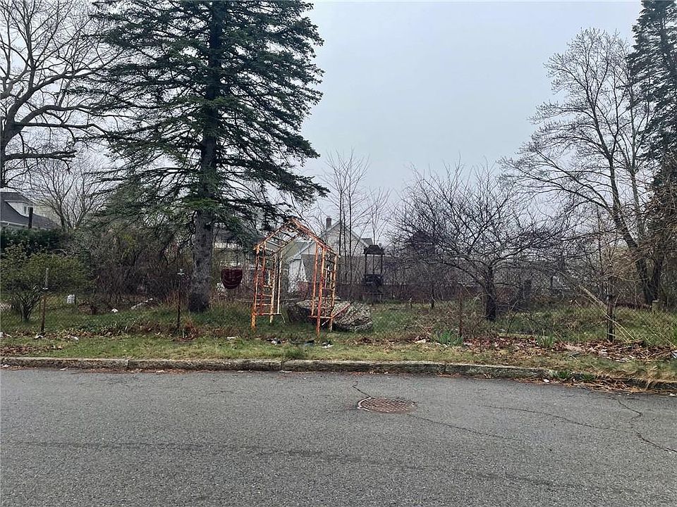 1st image of 0 Laval St