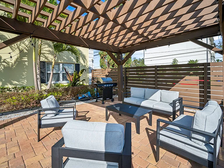 3001 W Horatio St — Photo 12