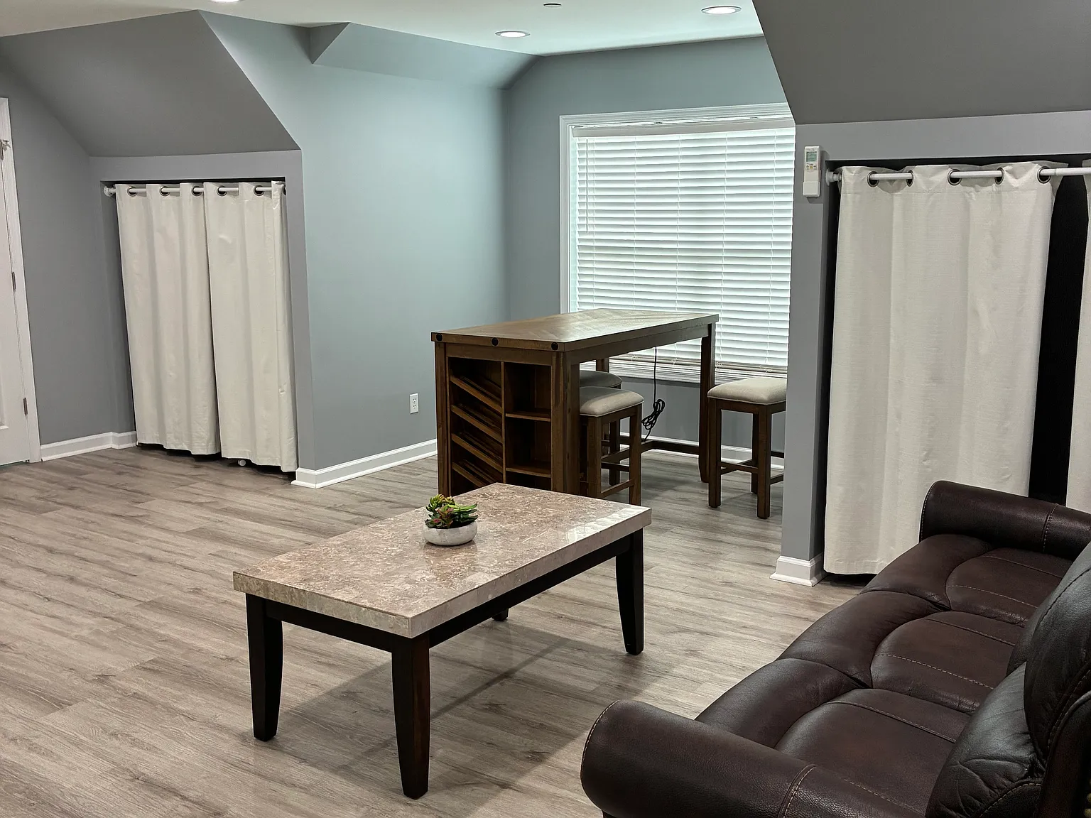 Studio, 864 sqft, $2,500 — Photo 4