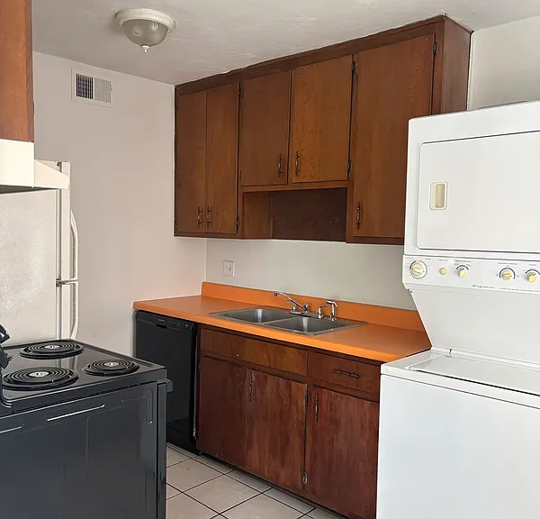 207 Lovelace Dr #8 — Photo 1