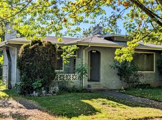 38 Summit Ave, Medford, OR 97501