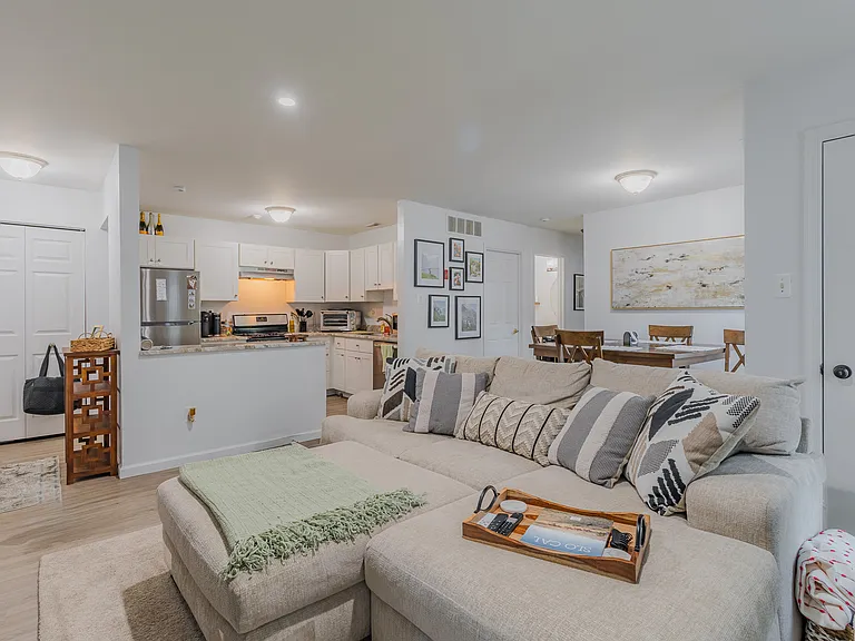404 Diamond Dr #404 — Photo 3