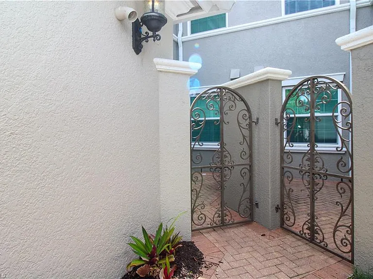 9224 Campanile Cir #203 — Photo 6