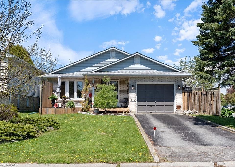 1st image of 2 Hampton Ct