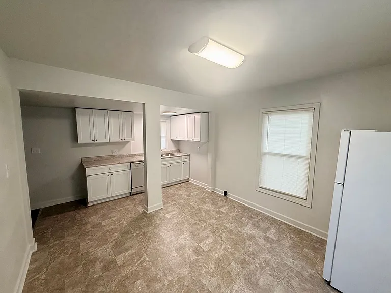 1104 Attica St — Photo 6