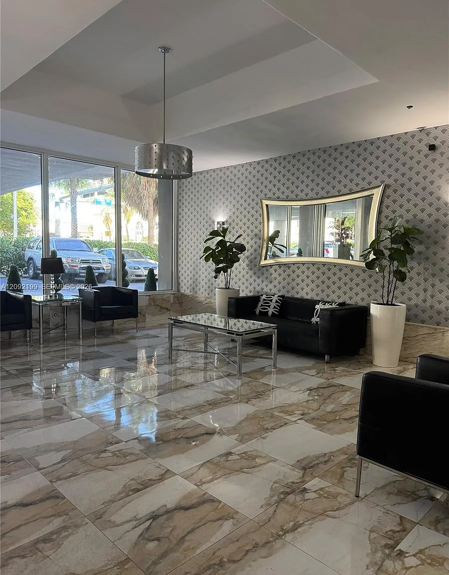 Islander Condo Apts — Photo 3