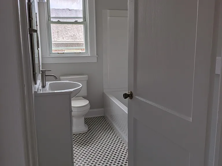 203 Allis Ave — Photo 4